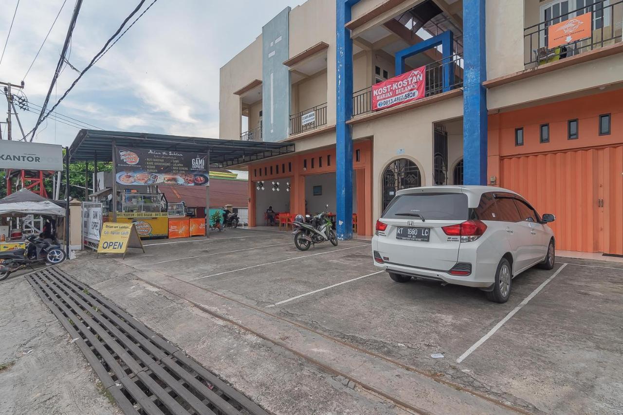 فندق Reddoorz Syariah Near Terminal Batu Ampar 2 باليكبابان المظهر الخارجي الصورة